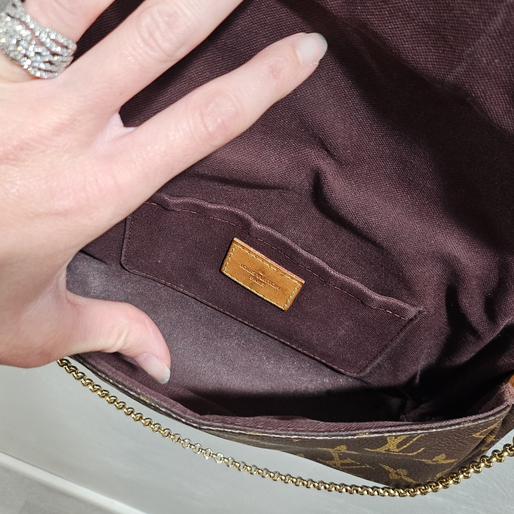 Louis Vuitton Classic Monogram Crossbody Bag - Picture 3 of 7